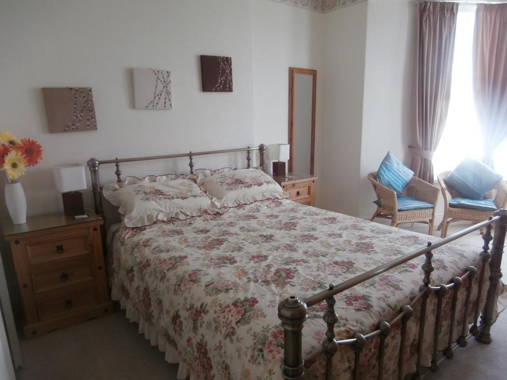 Trevu House Hotel Falmouth Room photo