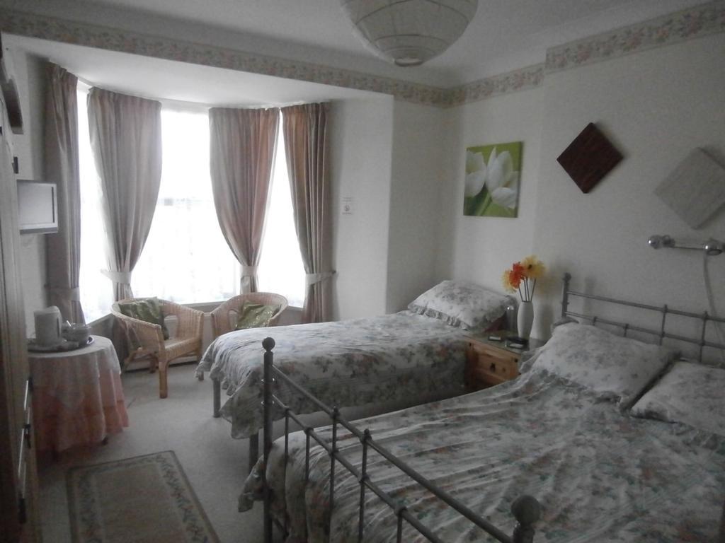 Trevu House Hotel Falmouth Room photo